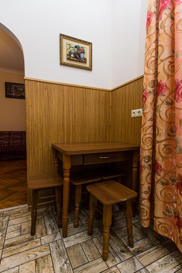 Квартира В Центрі Вулиця Балабана 29 Біля Краківського Ринку Leópolis Exterior foto